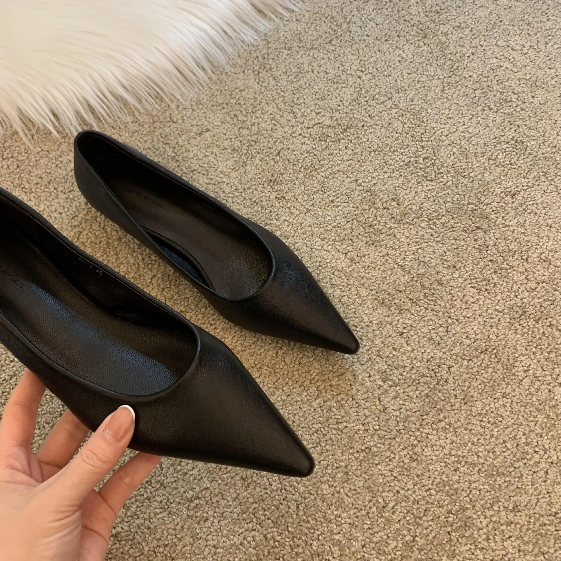 Women's White Leather Pointed Toe Flat Heels — feature 8