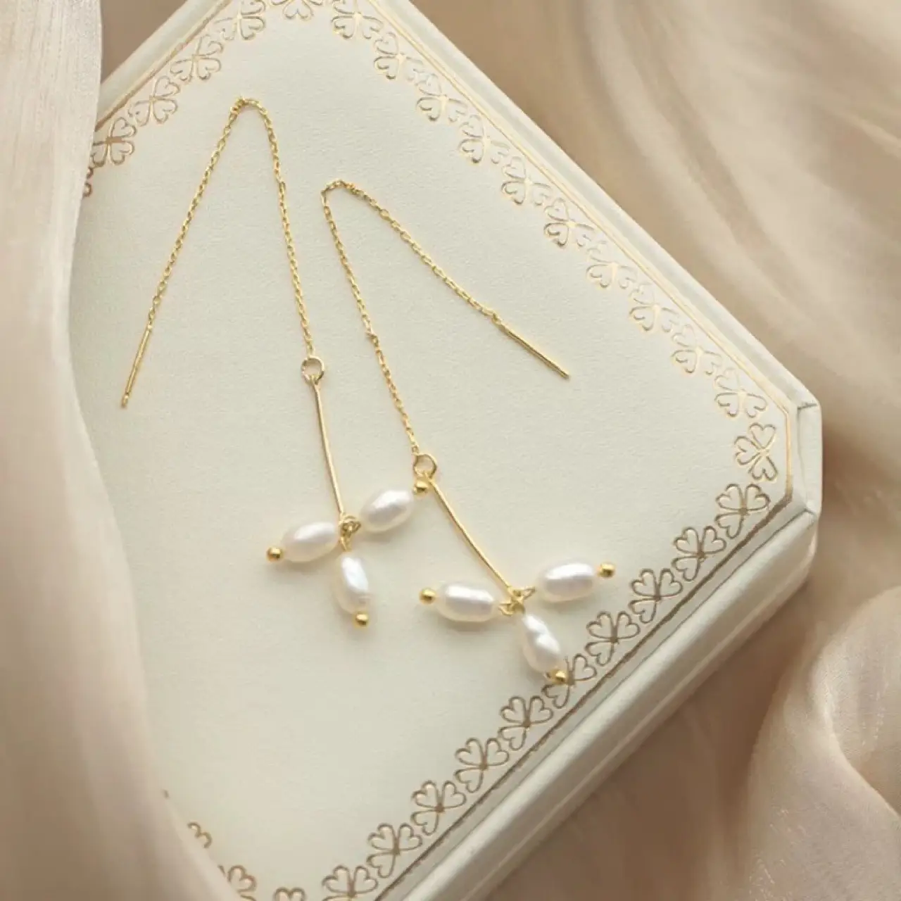 French Retro Pearl Earrings for Women - Image 4