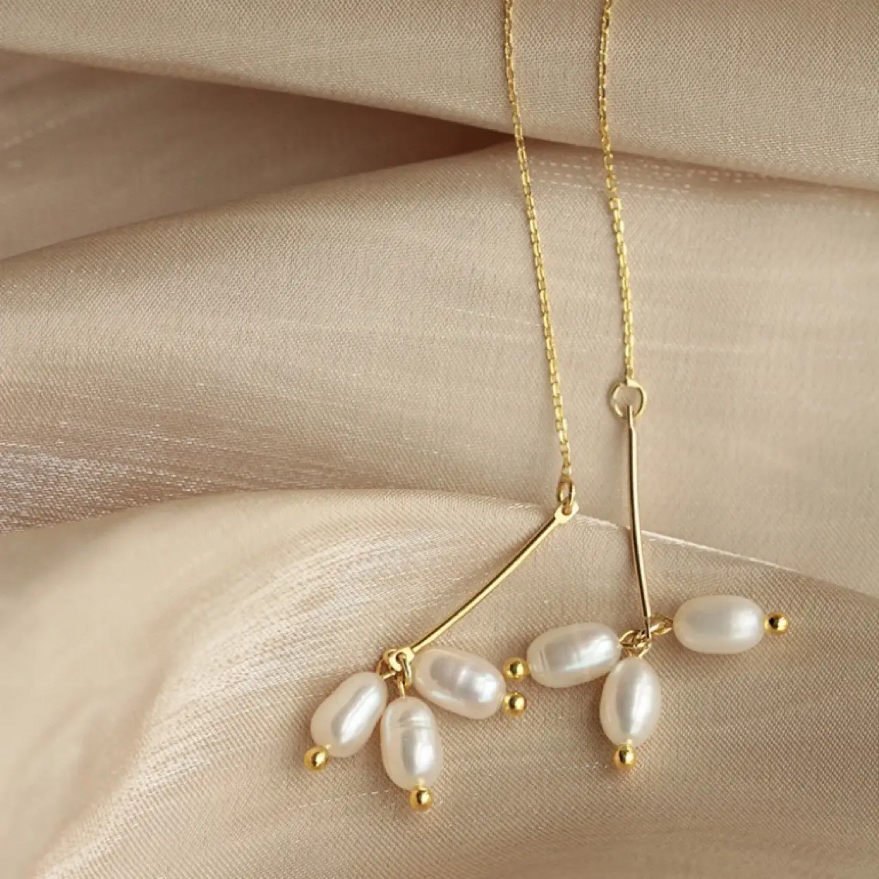 French Retro Pearl Earrings for Women — feature 9