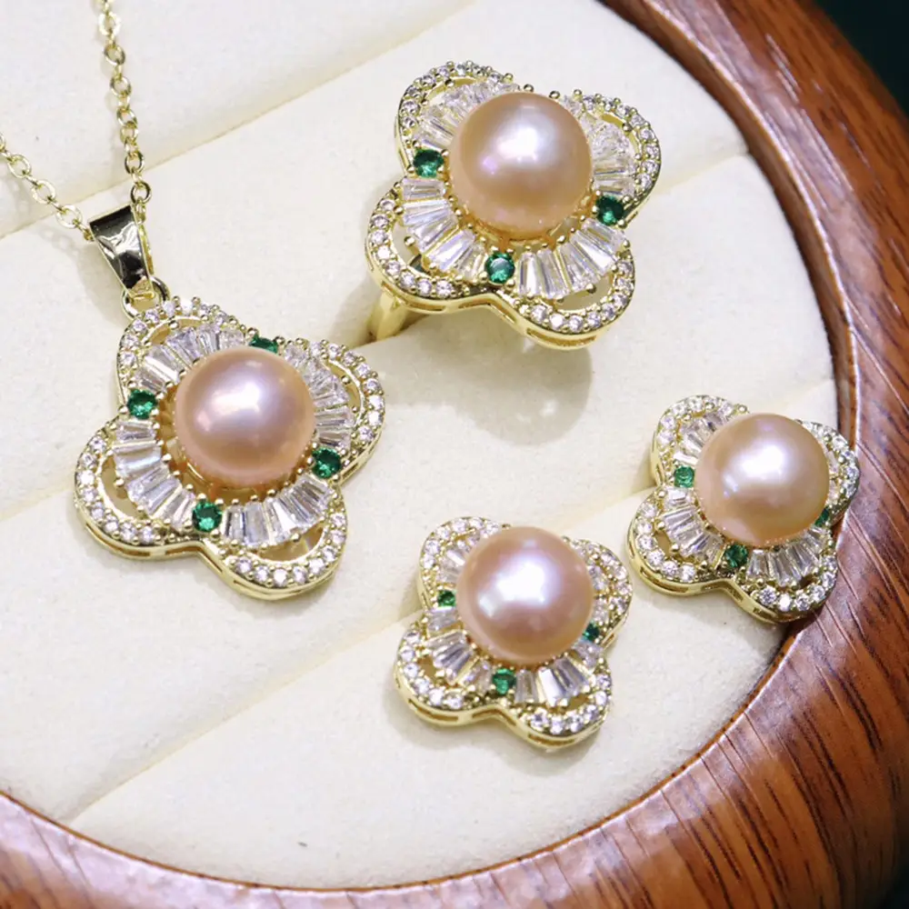 French Palace Pearl Necklace Set with Green Stones - Image 5