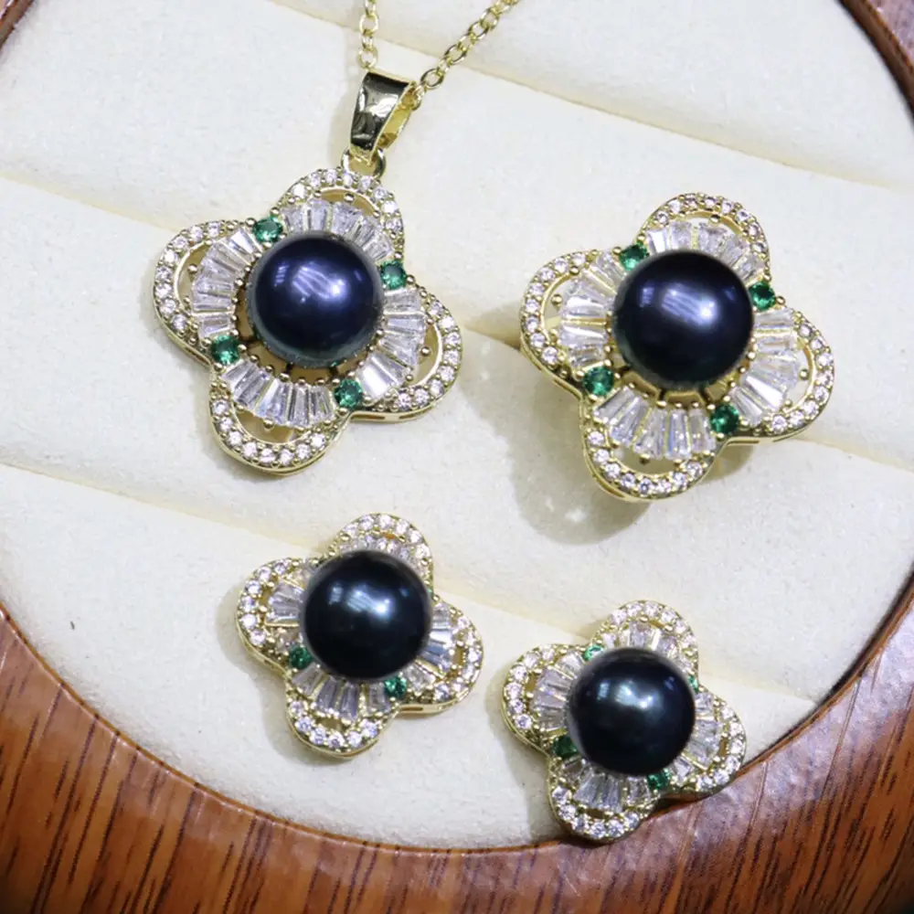 French Palace Pearl Necklace Set with Green Stones - Image 3