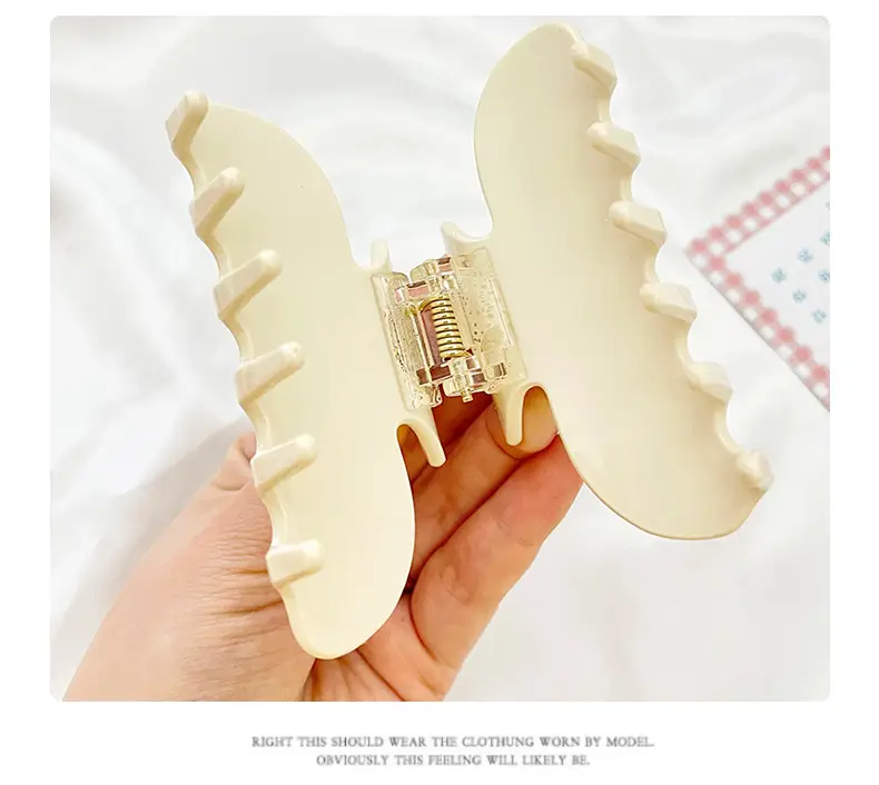 True Acetic Acid Hairpin with Bow Design — feature 17
