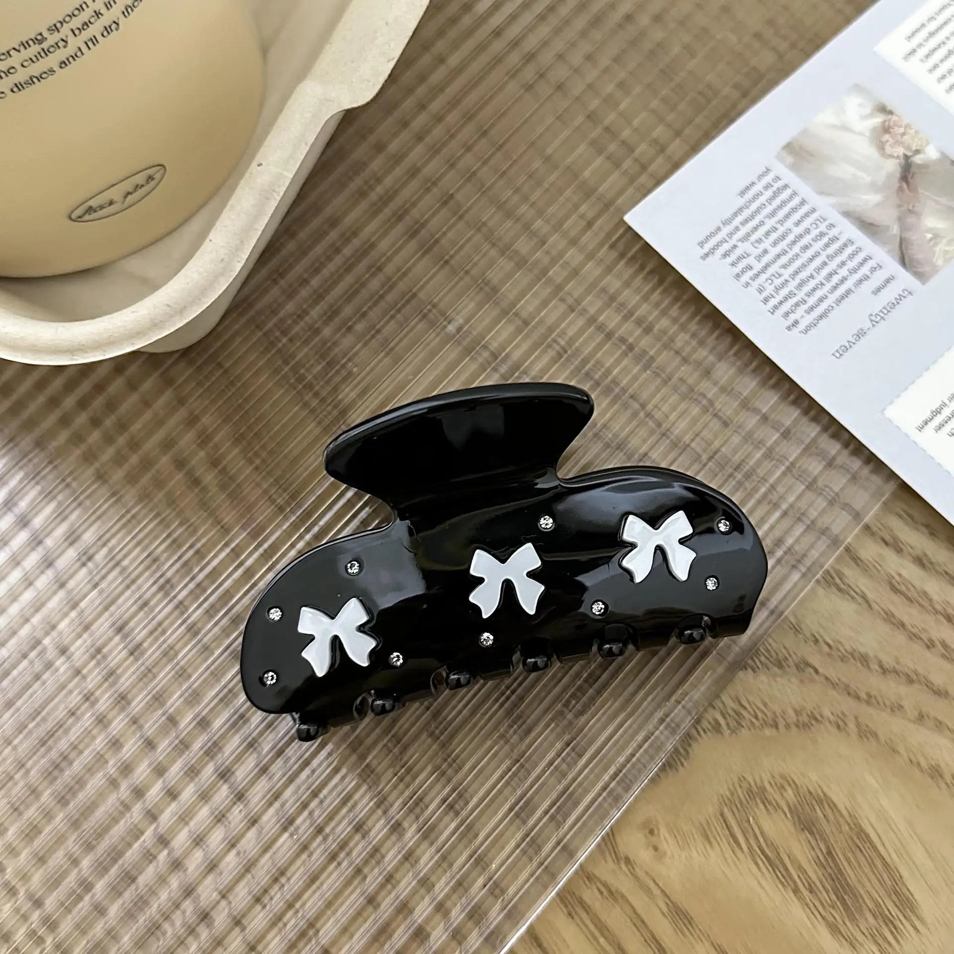 True Acetic Acid Hairpin with Bow Design - Image 11