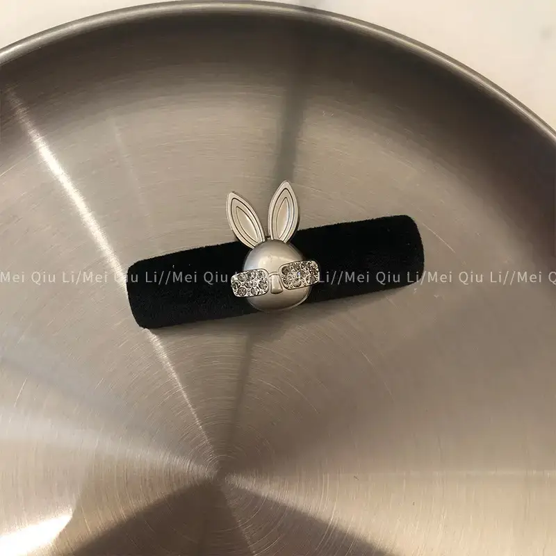 Rabbit Earring with Pearl & Crystal Design - Image 2