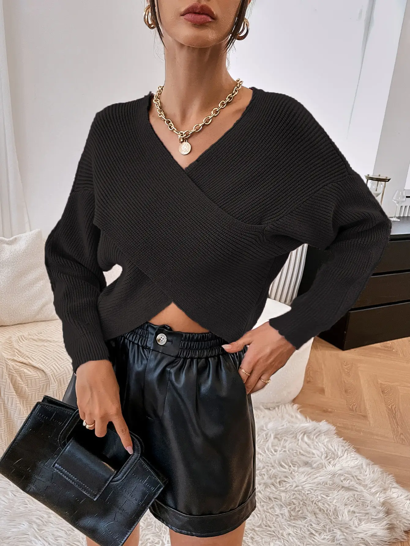 2025 Cross Neck V Neck Sweater Jacket Pink Black Shorts - Image 12