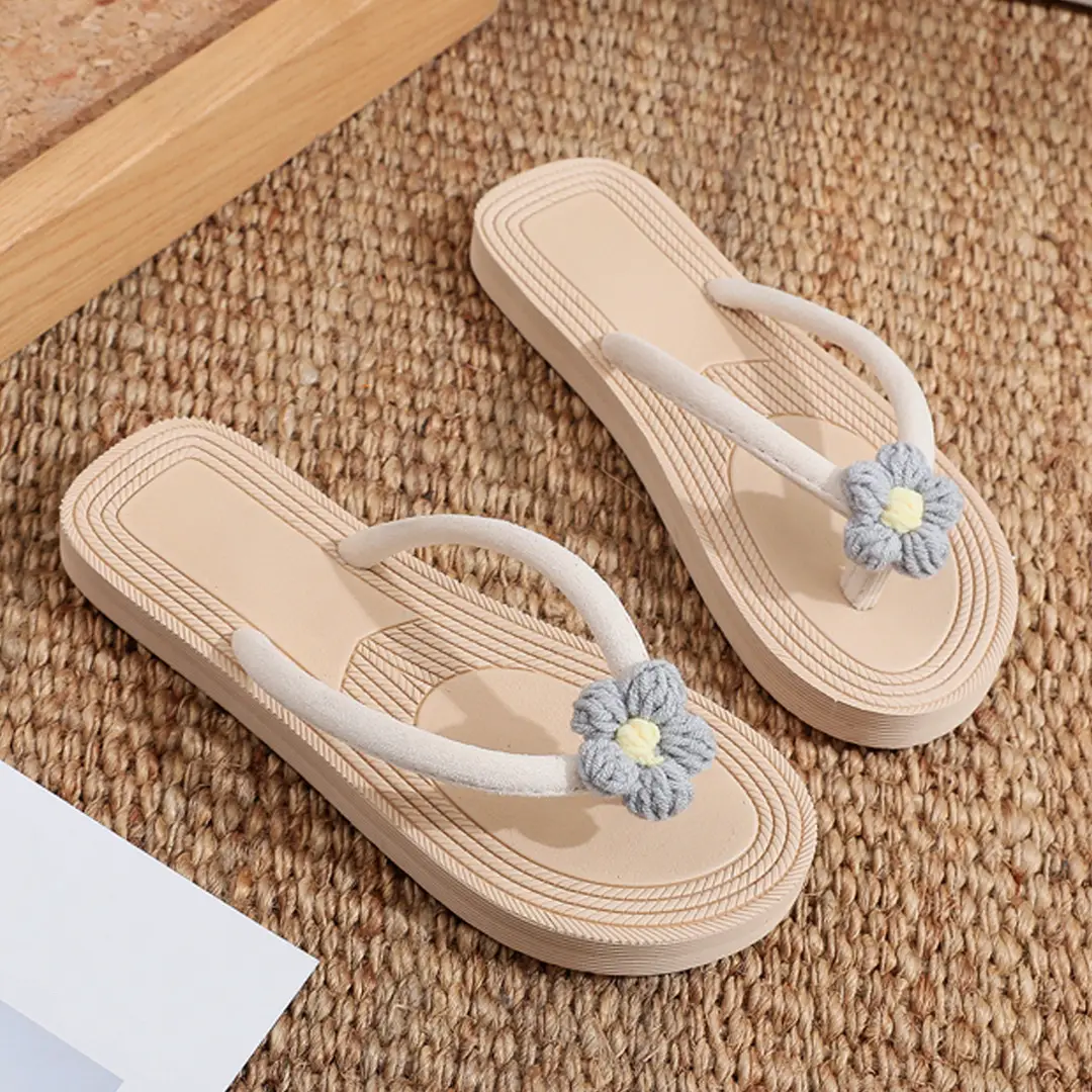 Imitation Straw Travel Embossed Women's Flip Flops Sandals for Outer Wear Fashion Beach Flat Heel Flip-toe Summer Embossed Foam