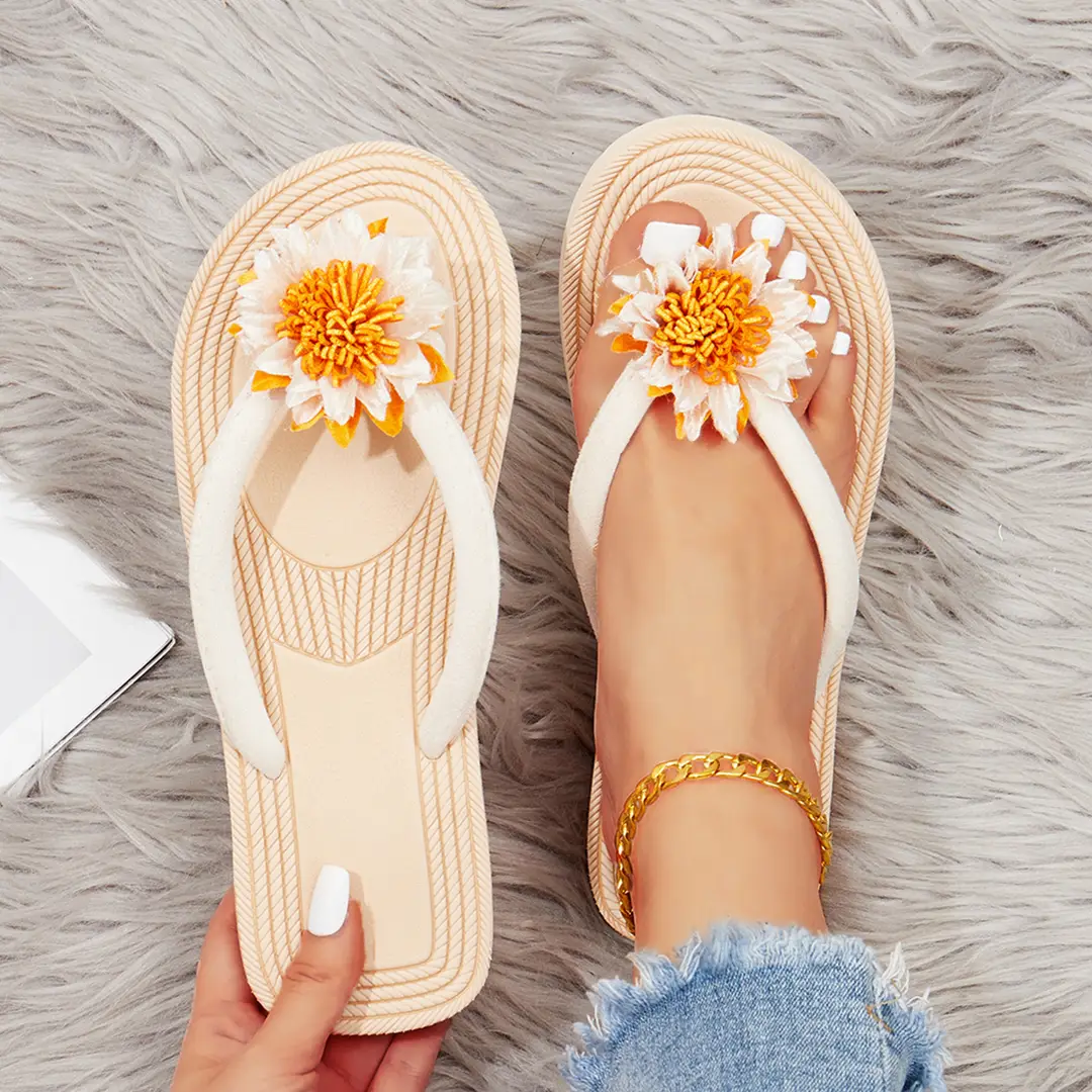 Imitation Straw Travel Embossed Women's Flip Flops Sandals for Outer Wear Fashion Beach Flat Heel Flip-toe Summer Embossed Foam