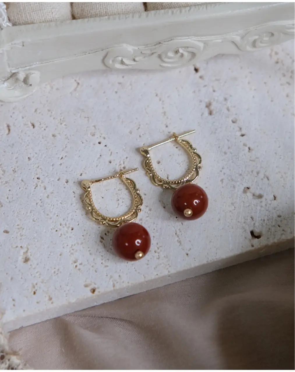 South Red Agate Ear Buckle Earrings 925 Gold — feature 8