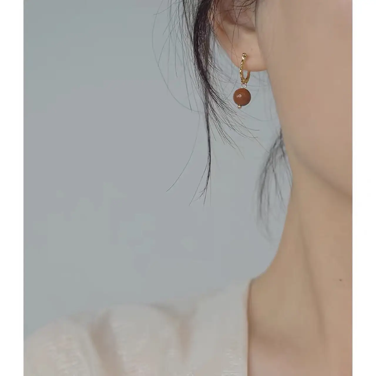 South Red Agate Ear Buckle Earrings 925 Gold — feature 9