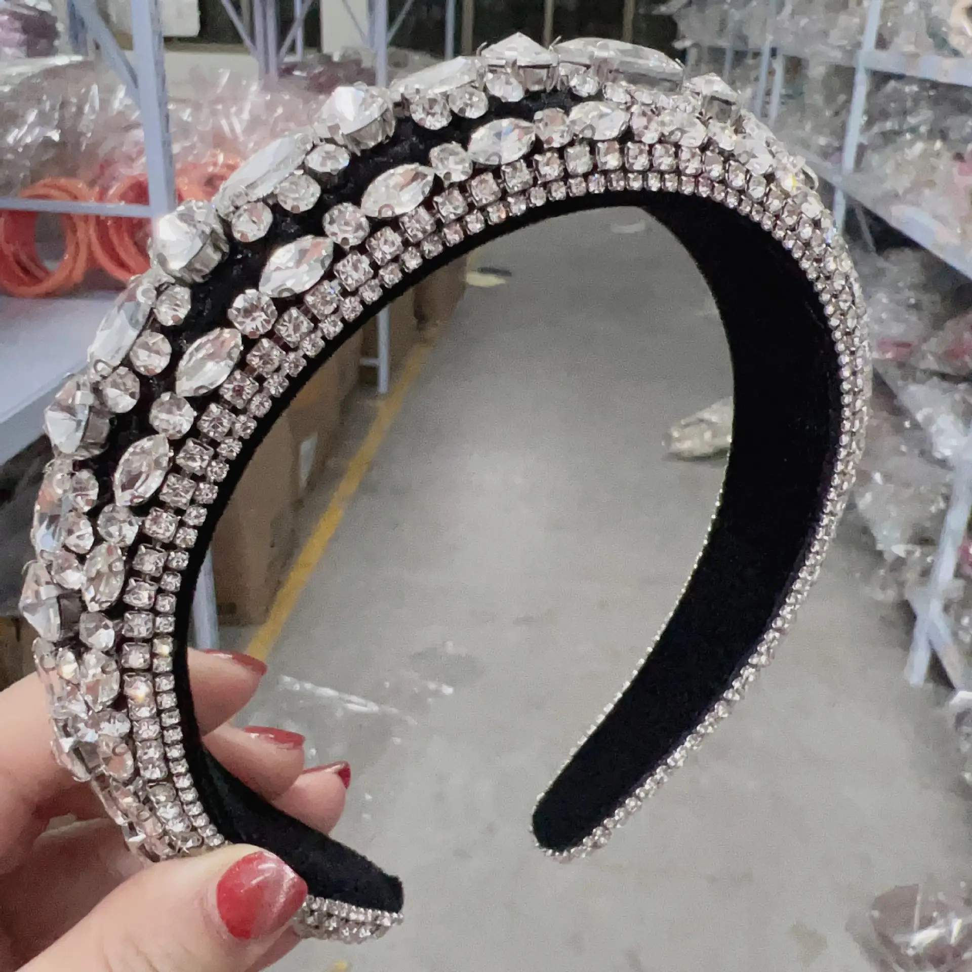 Korean Style Diamond Hairband with Wide Rim and Black Sponges - Image 4