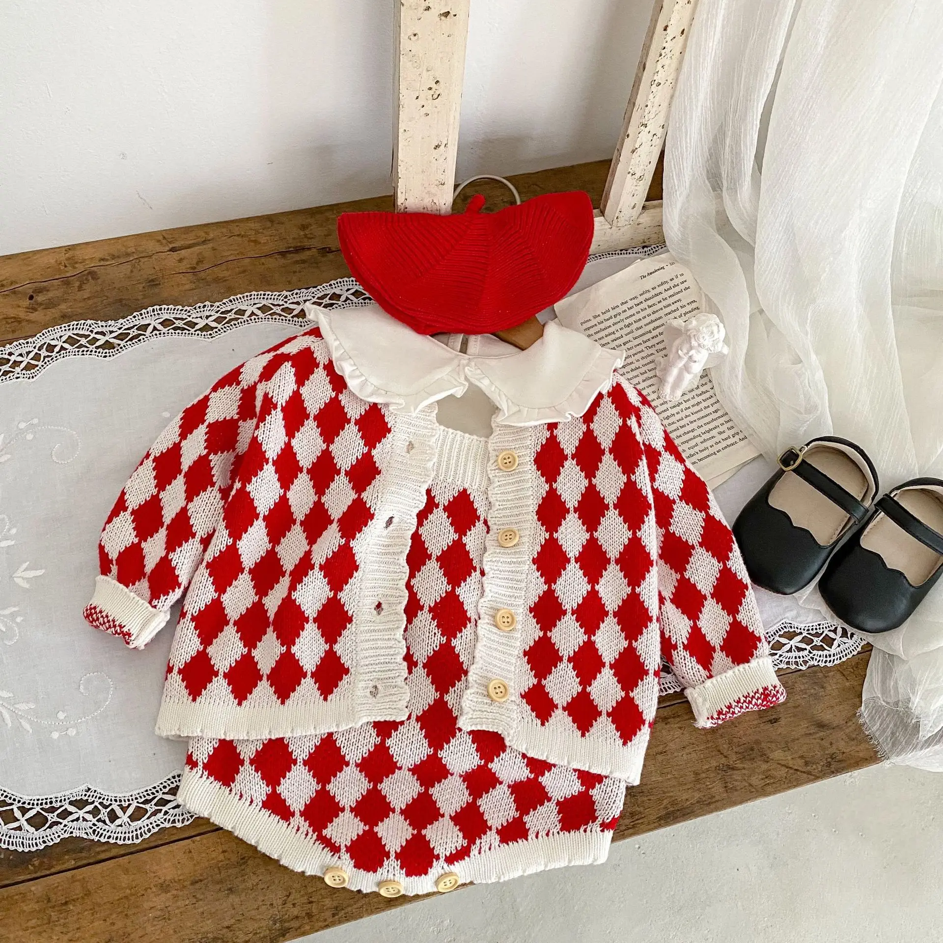 2025 Spring Baby Girl Knitted Diamond Sweater Jacket Set — feature 2