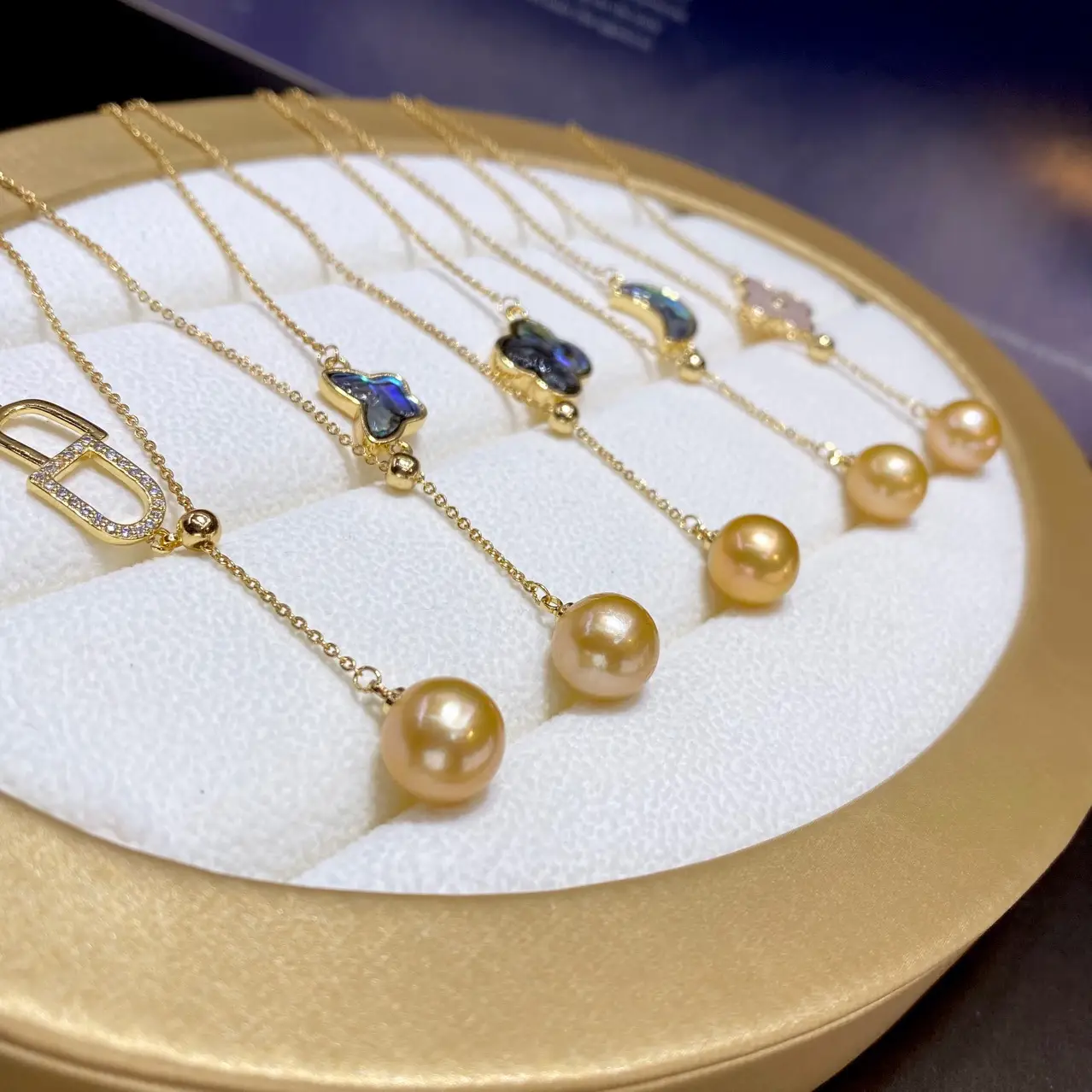 Foreign Trade Gold Pearl Pendant Necklace with Mother Shell Design - Image 9
