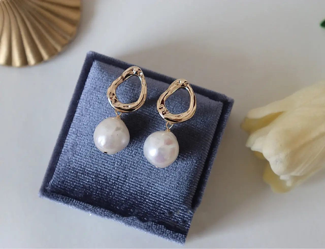 Pearl Earrings Female 925 Silver Needle Niche Retro French Style — feature 1