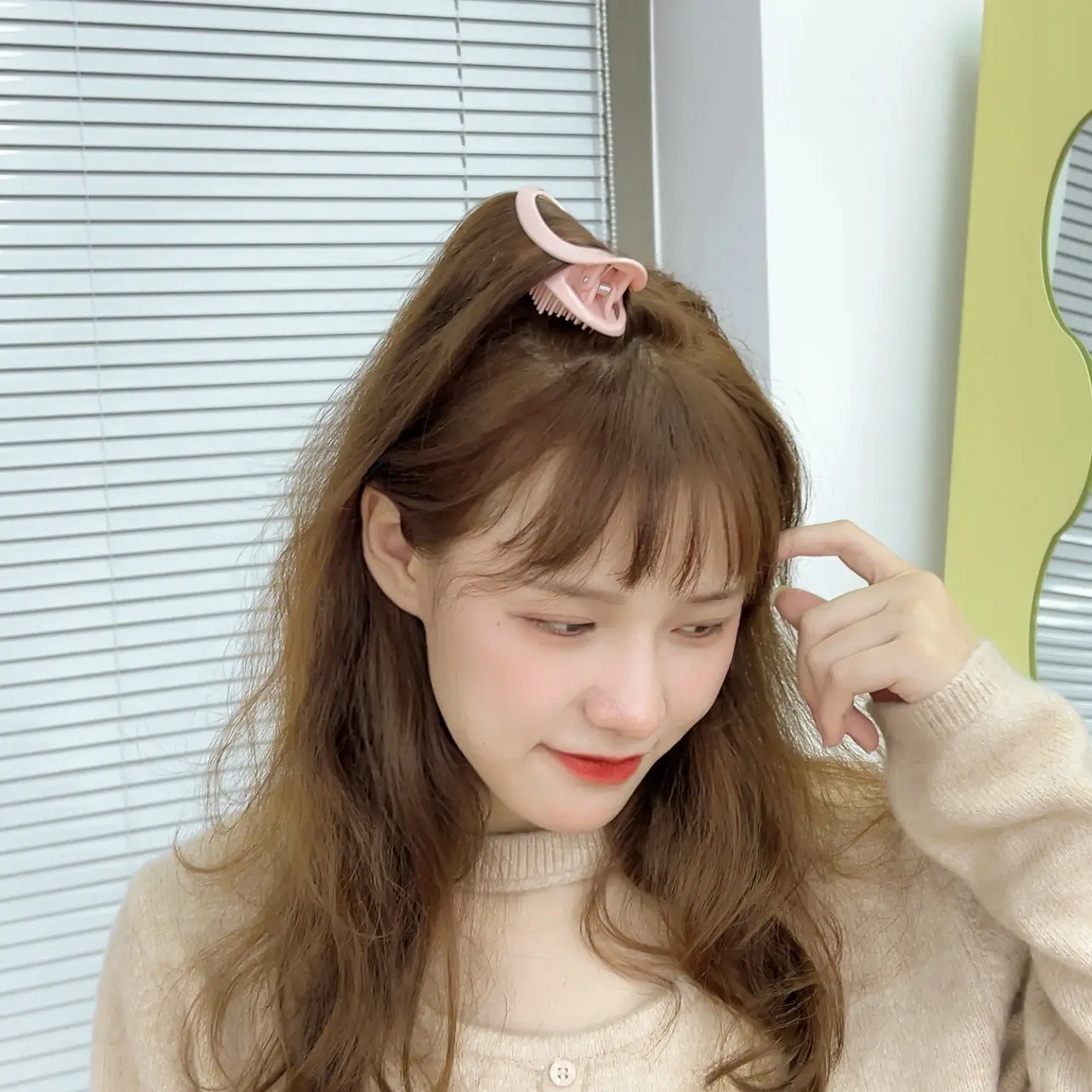 Pink Hair Clip for Fluffy Hair Styling — feature 43