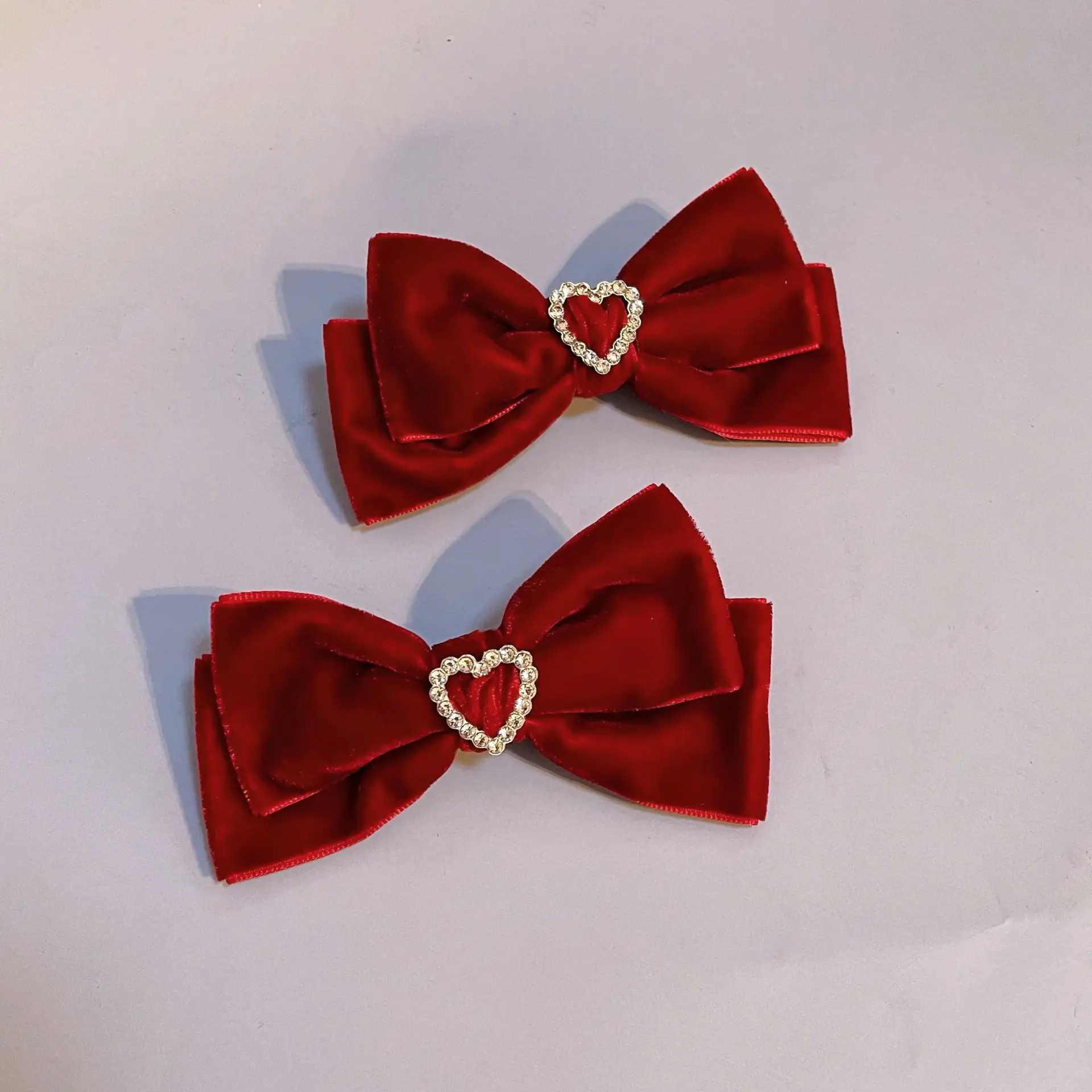 Red Velvet Heart Bow Hairpin for Girls — feature 1