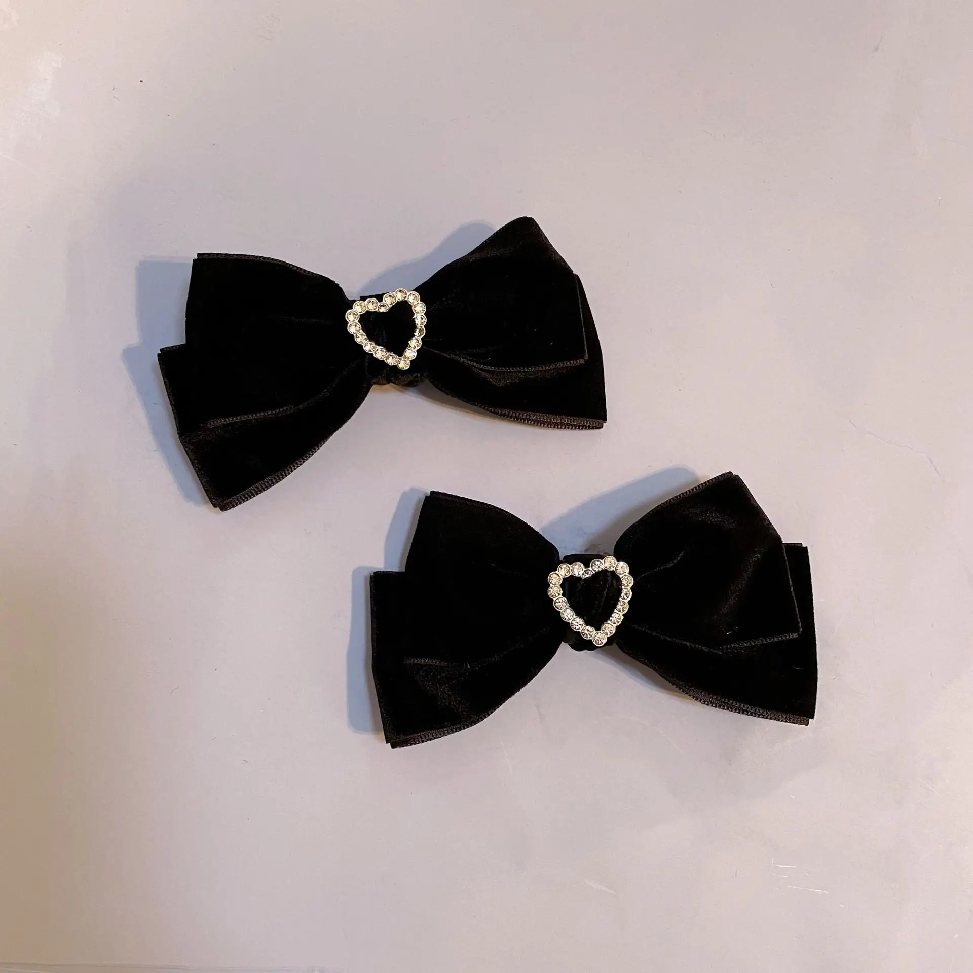 Red Velvet Heart Bow Hairpin for Girls — feature 2