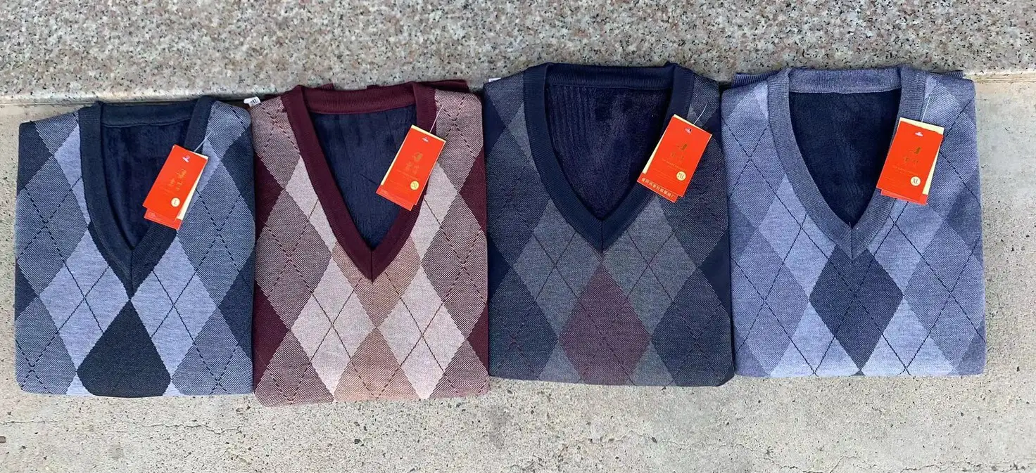 Men Velvet V Neck Quilted Vest Gray Thickened — feature 2
