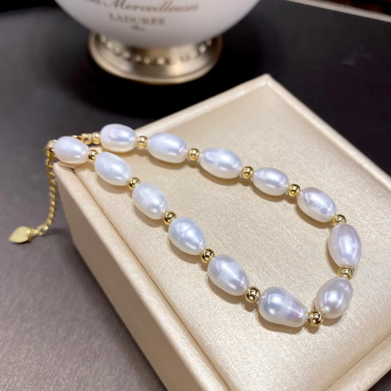 Natural Freshwater Pearl Jade Rabbit Bracelet - Image 4