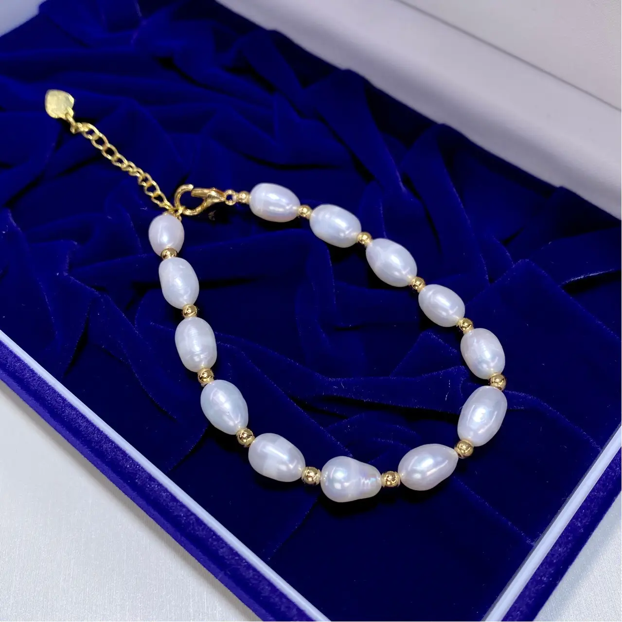 Natural Freshwater Pearl Jade Rabbit Bracelet — feature 5