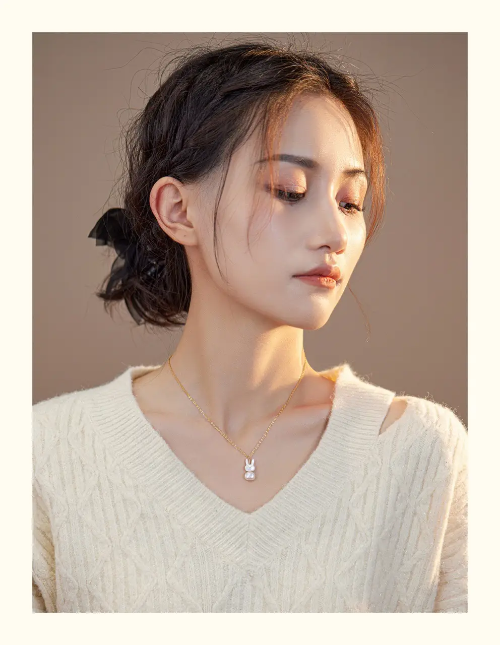 Rabbit Pearl Clavicle Necklace Light Gold — feature 9