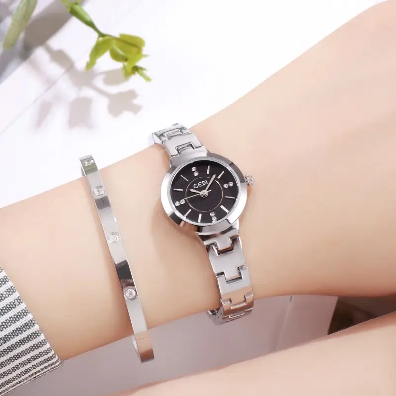 Women's Silver Quartz Watch with Alloy Bracelet - Image 8