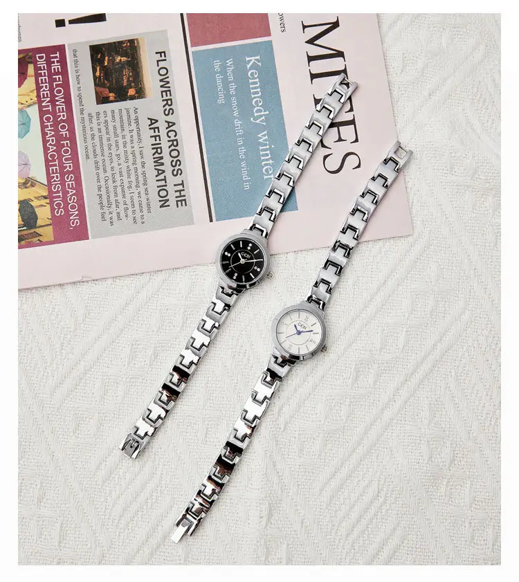 Women's Silver Quartz Watch with Alloy Bracelet — feature 5