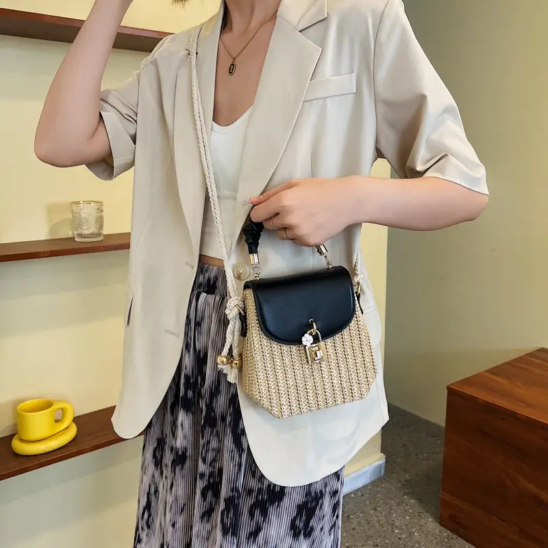 Women's Straw Crossbody Bag Brown 2023 - Image 7