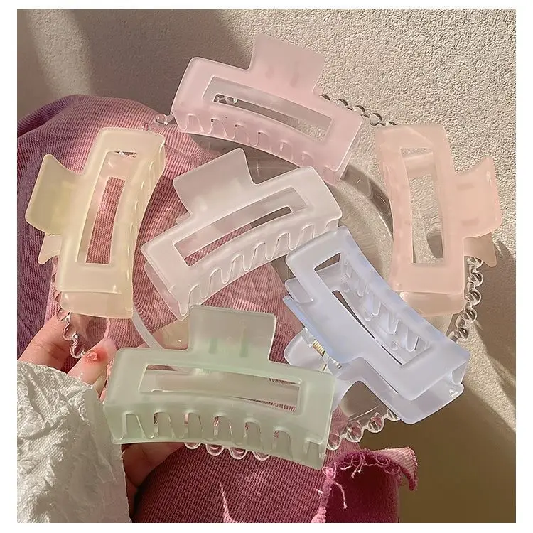 Transparent Frosted Frosted Texture Hair Claw for Women — feature 6