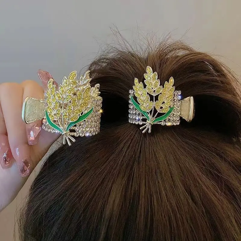 Elegant Pearl Tassel Hair Clip for Women - Image 3