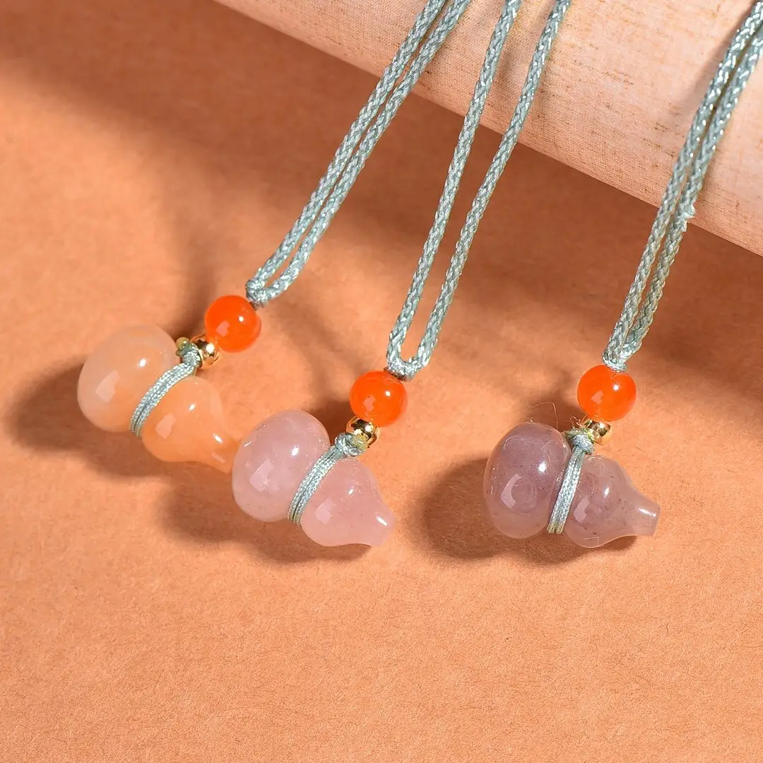Natural Gold Silk Jade Gourd Pendant Xinjiang Color — feature 4