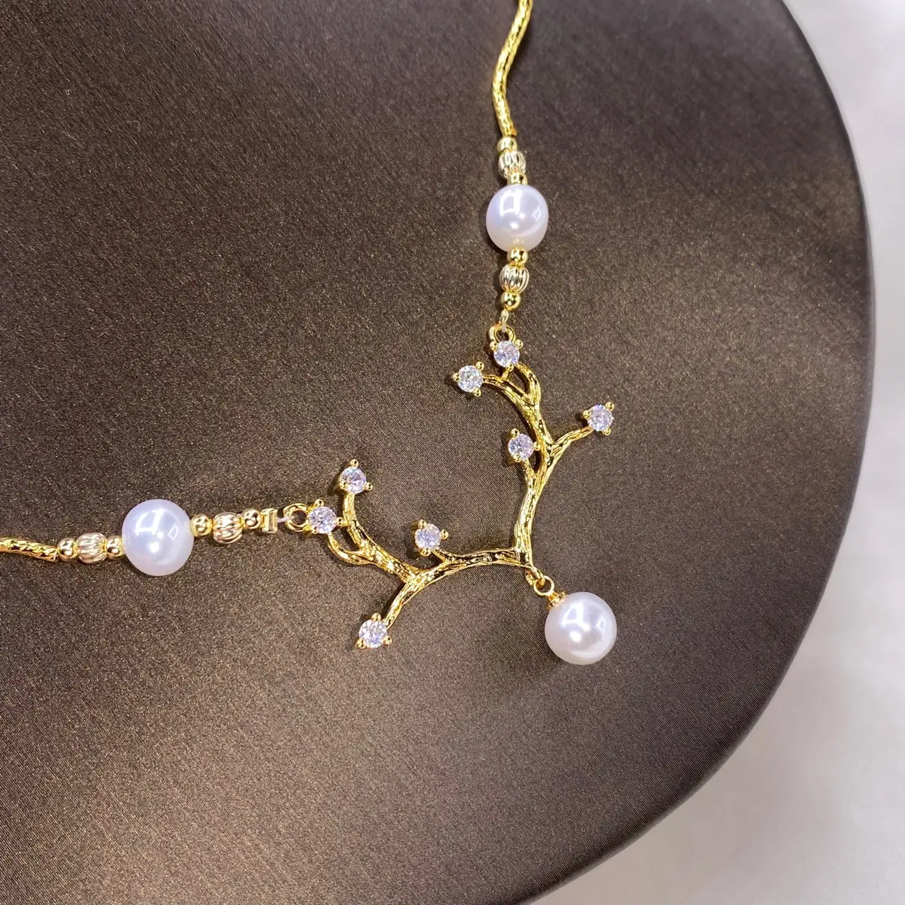 18K Gold Antique Pearl Necklace for Women - Image 2