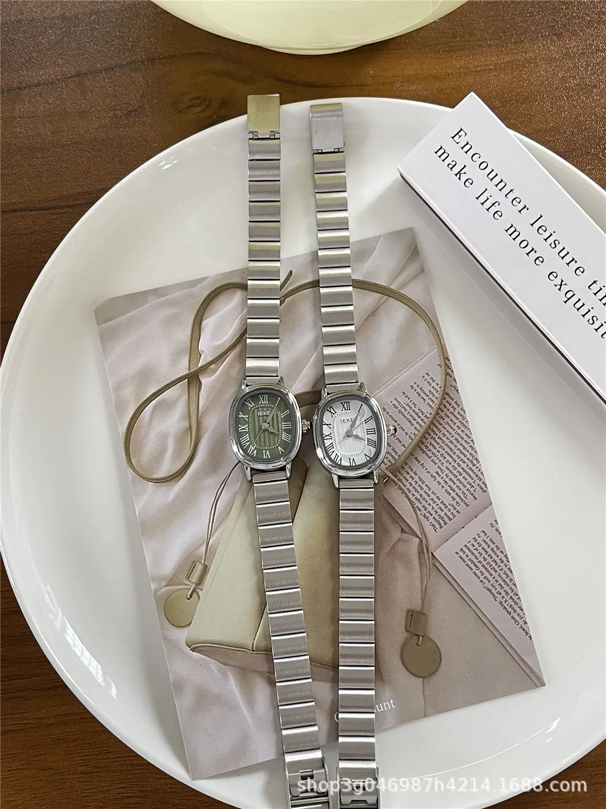 Women's Stainless Steel Quartz Watch with Elegant Light Beige Dial — feature 11