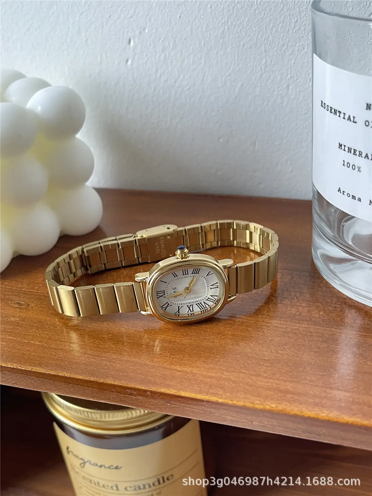 Women's Stainless Steel Quartz Watch with Elegant Light Beige Dial — feature 9