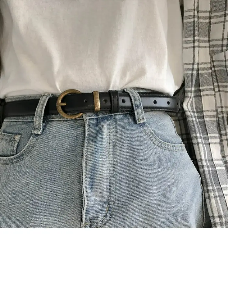 Women's Belt with Jeans & Striped Shirt 2024 Trend β feature 12
