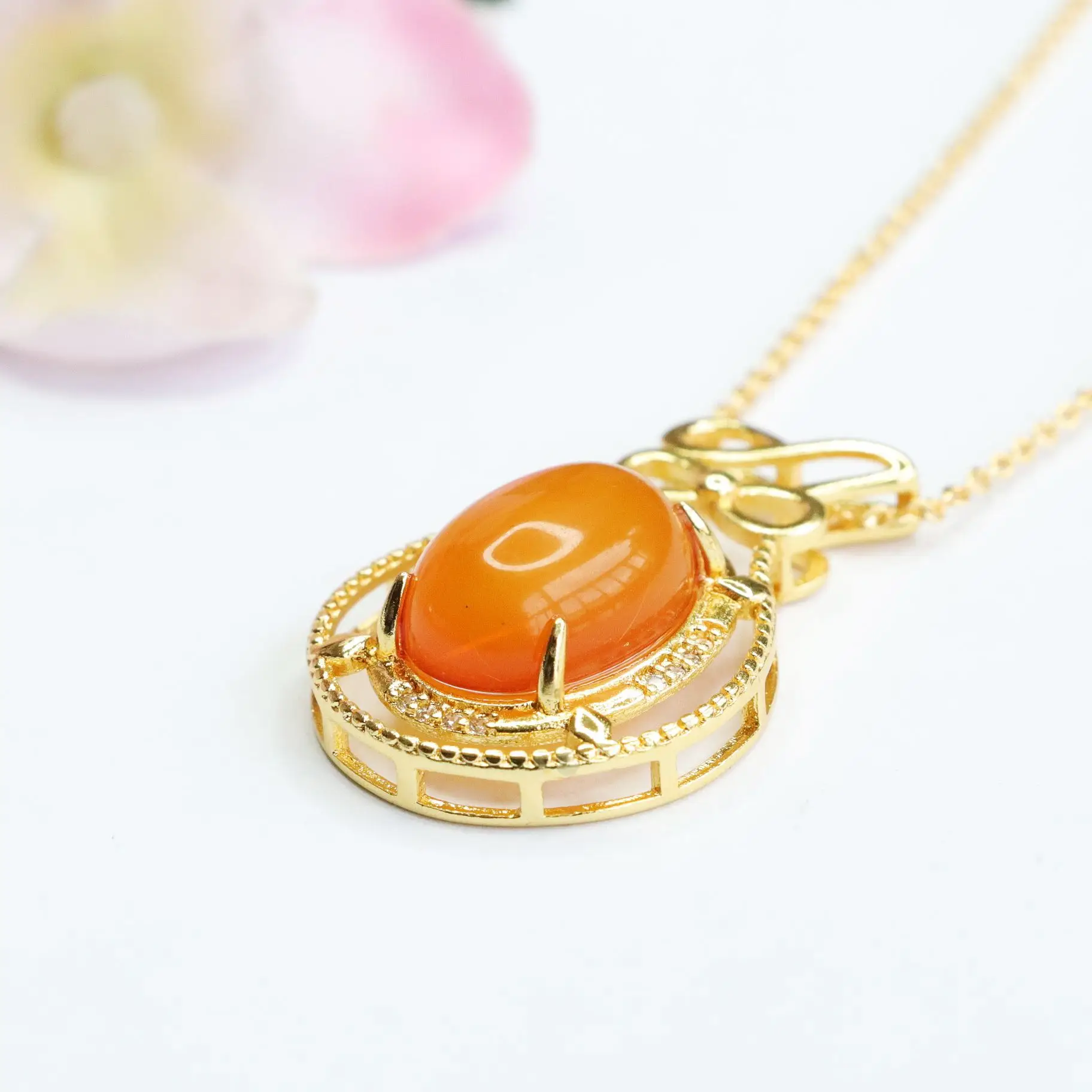 Natural Amber Beeswax Pendant Necklace with Bow — feature 7