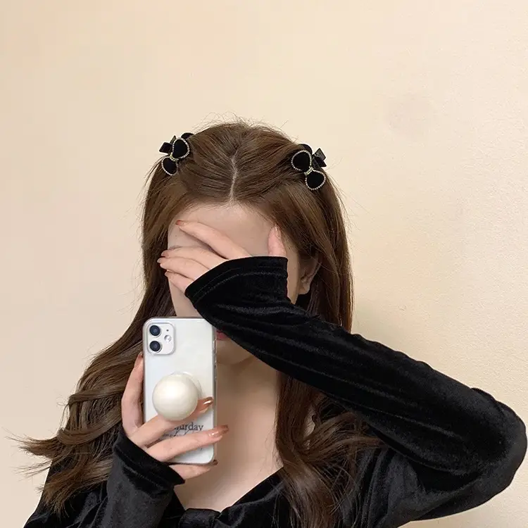 Sparkling Diamond Hairpin for Women Black Bow Small — feature 3
