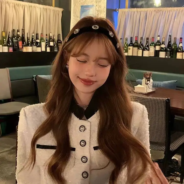 Black Rhinestone Headband for Women Winter Luxury — feature 1