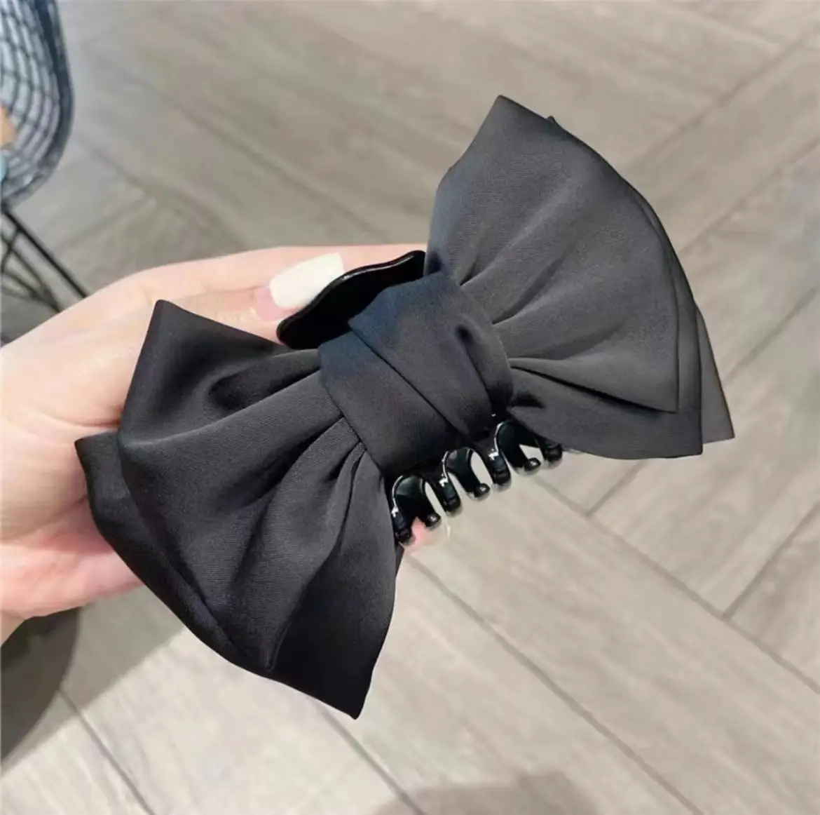 Sweet Double-Sided Fur Hair Clip for Women — feature 8
