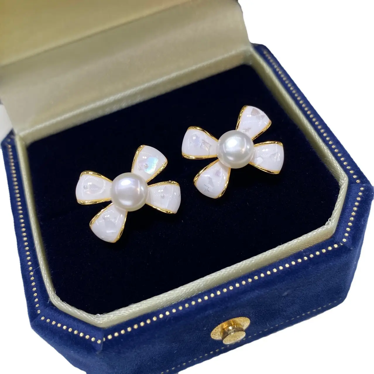 French Bow Pearl Earrings 6mm 18K Gold - Image 5