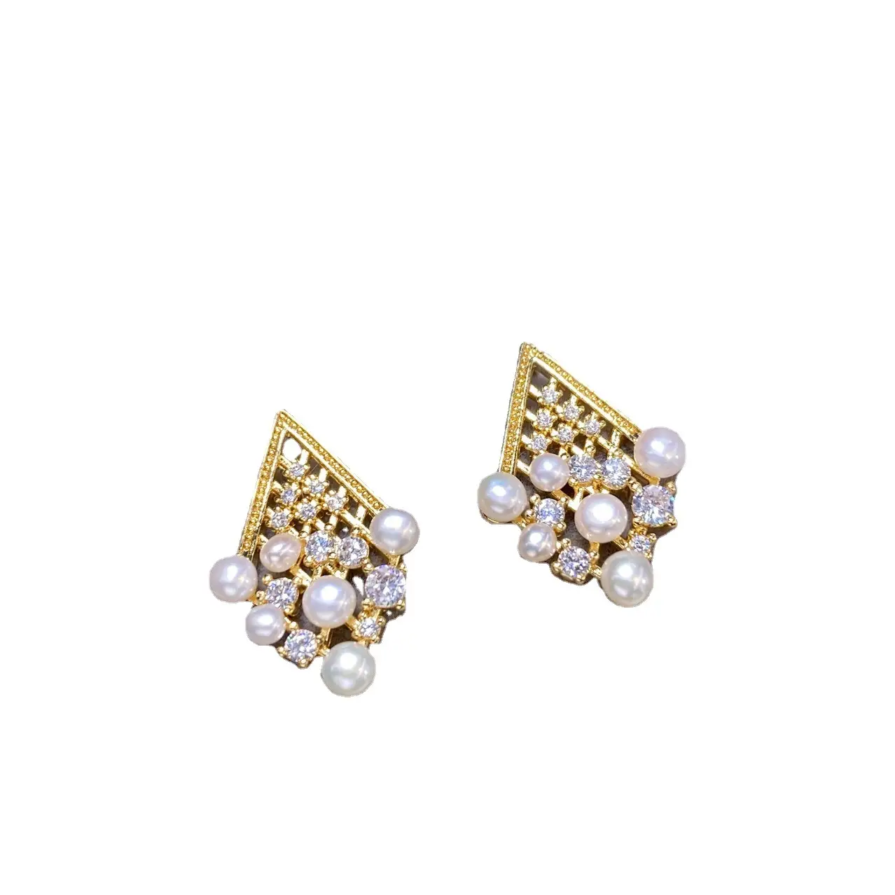 18K Gold Pearl Earrings for Women Elegant Jewelry - Image 5