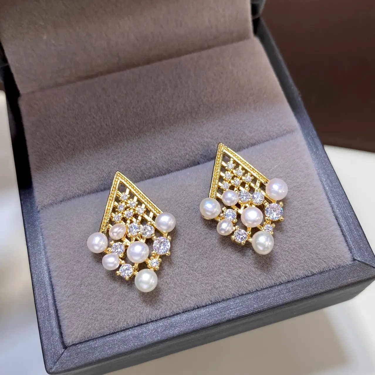18K Gold Pearl Earrings for Women Elegant Jewelry — feature 5