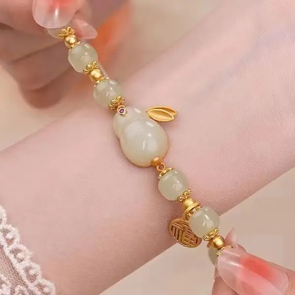 Red Jade Rabbit Bracelet for Girls Summer Transfer — feature 2