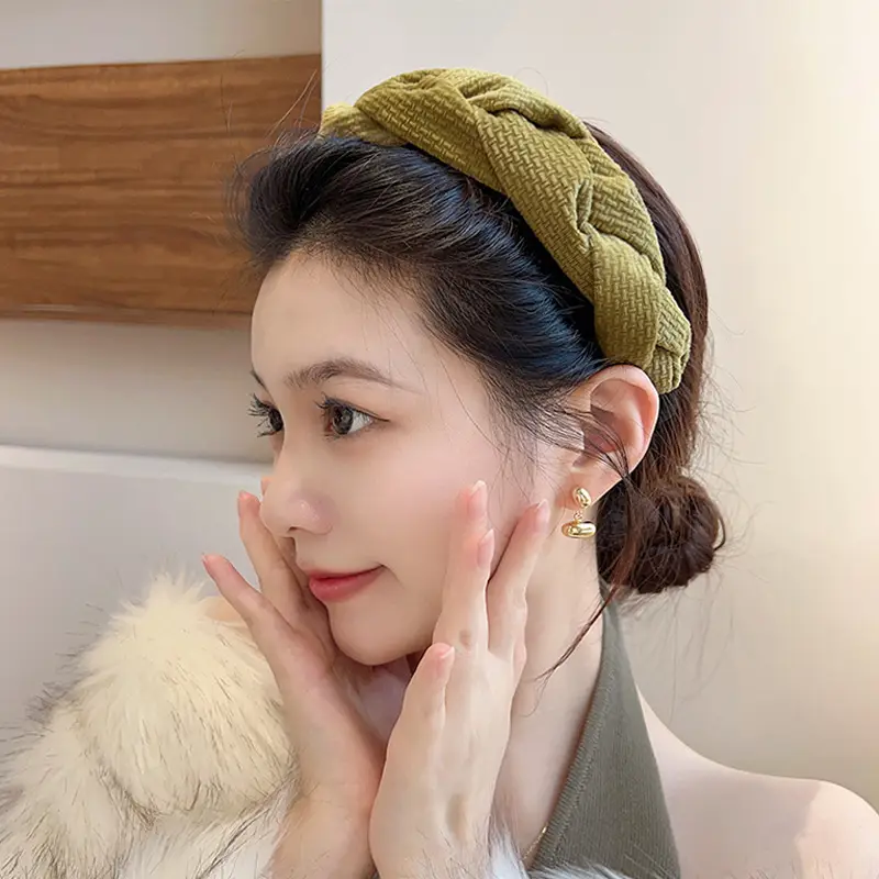 Autumn Winter Twist Hair Bundles Skull Top Headband Set — feature 4
