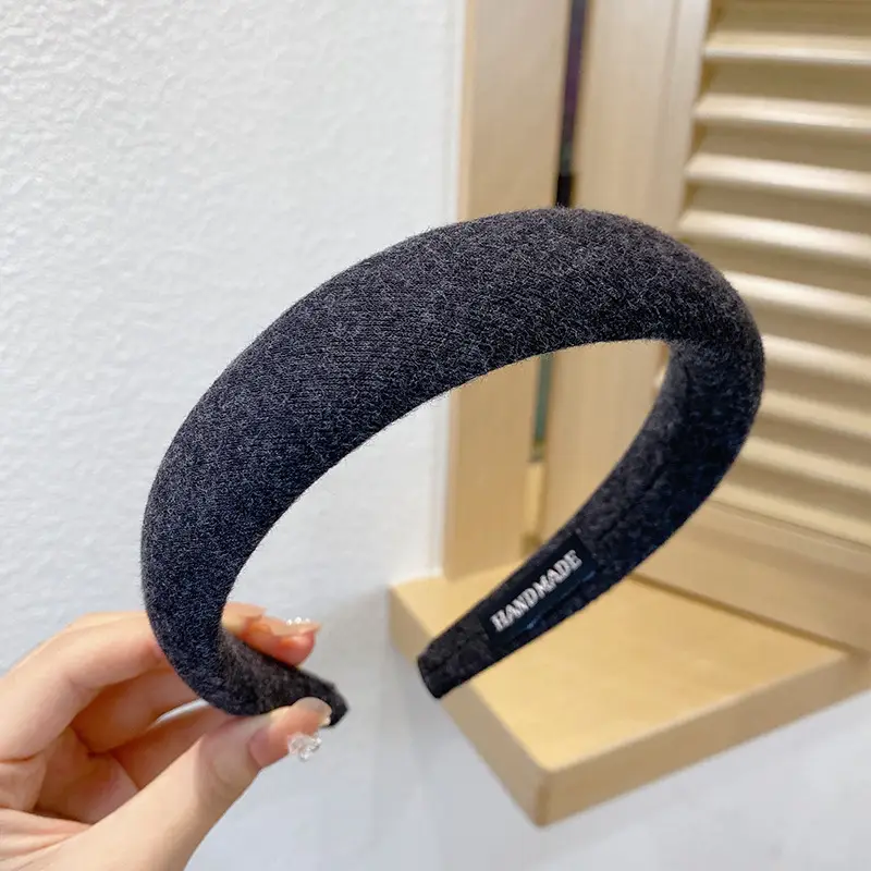 Black Ruched Hair Band for Women High-end Top - Image 2