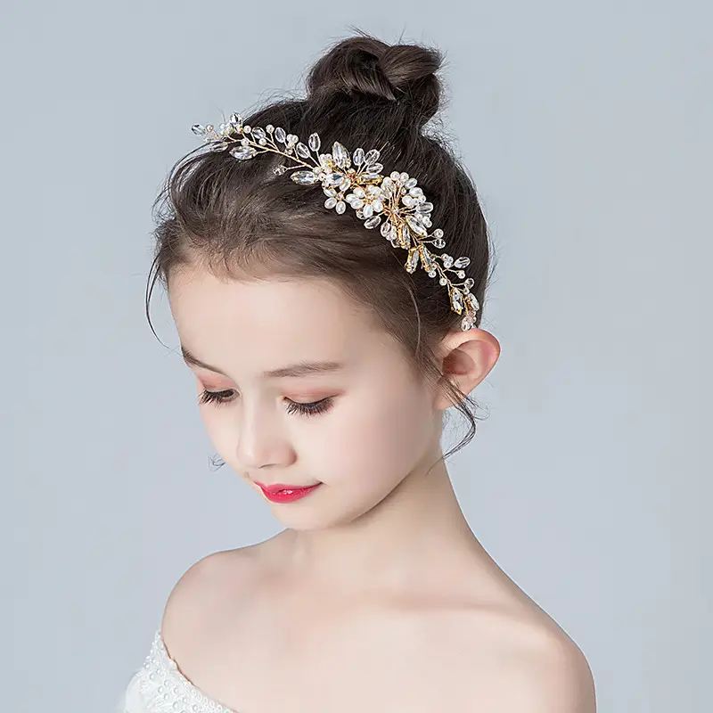 Crystal Pearl Hair Comb for Bridal Events - Image 4