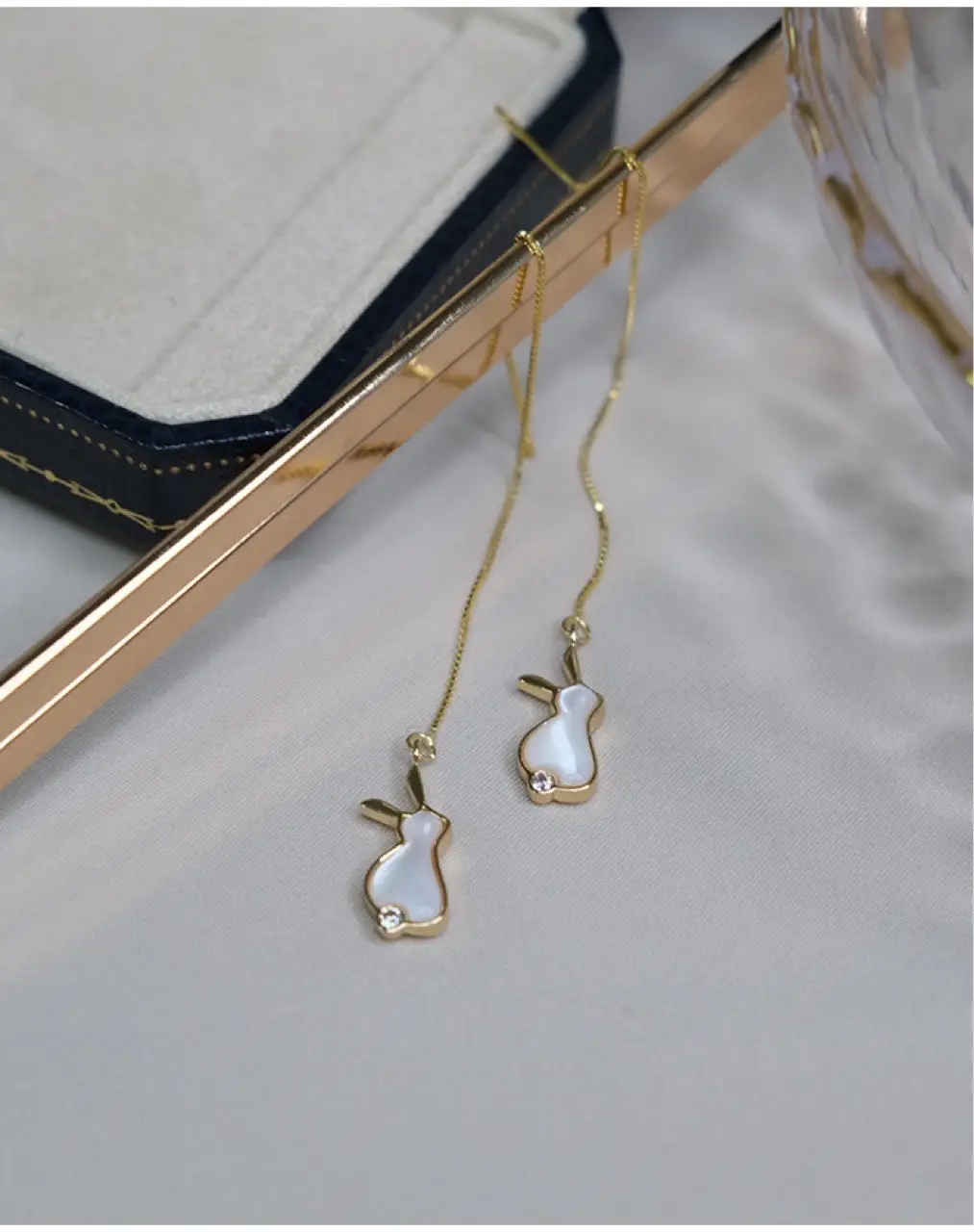 Cute Rabbit Earrings Gold Plated White Shell Long Earrings — feature 6