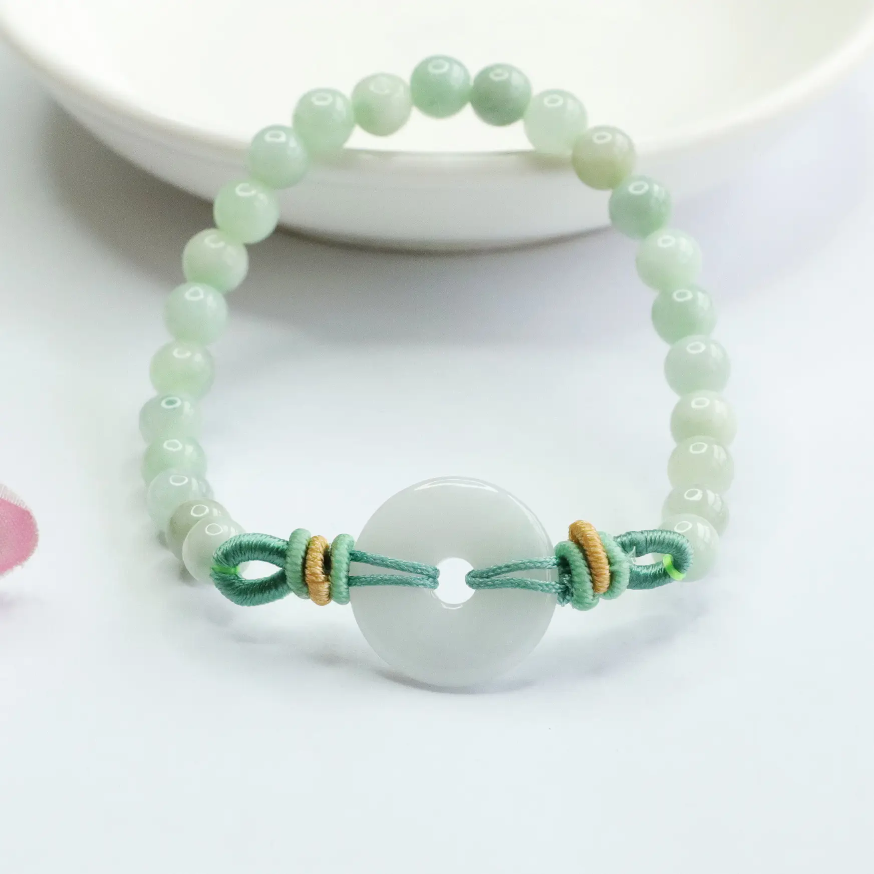 Guan Yu Jade Bracelet Peace Pendant Green White — feature 7