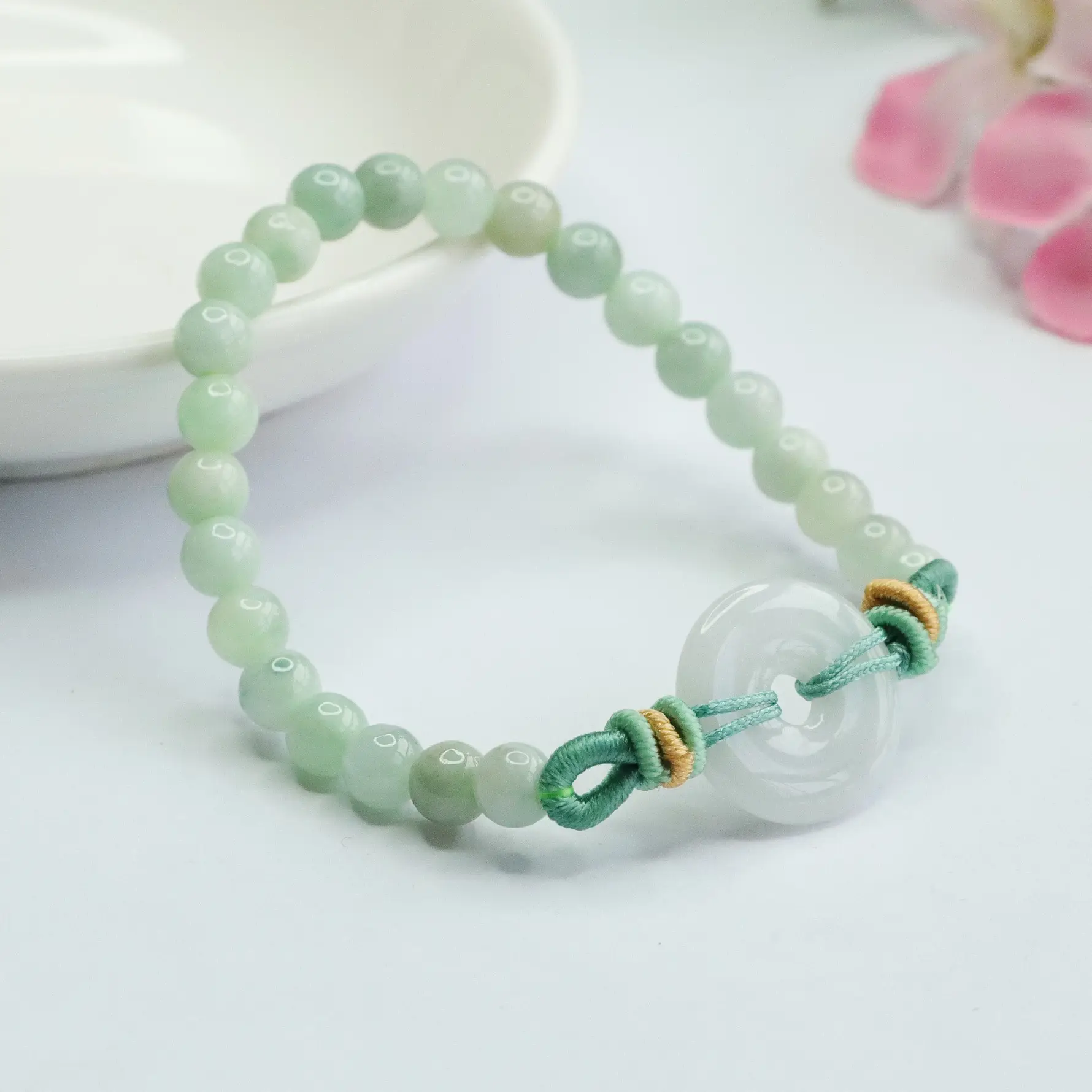 Guan Yu Jade Bracelet Peace Pendant Green White — feature 8
