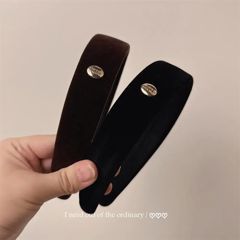 Advanced Sense Black Classic Metal Round Velvet Headband French Retro Elegant Exterior Hair Pressage Hair Clamp Headband — feature 10