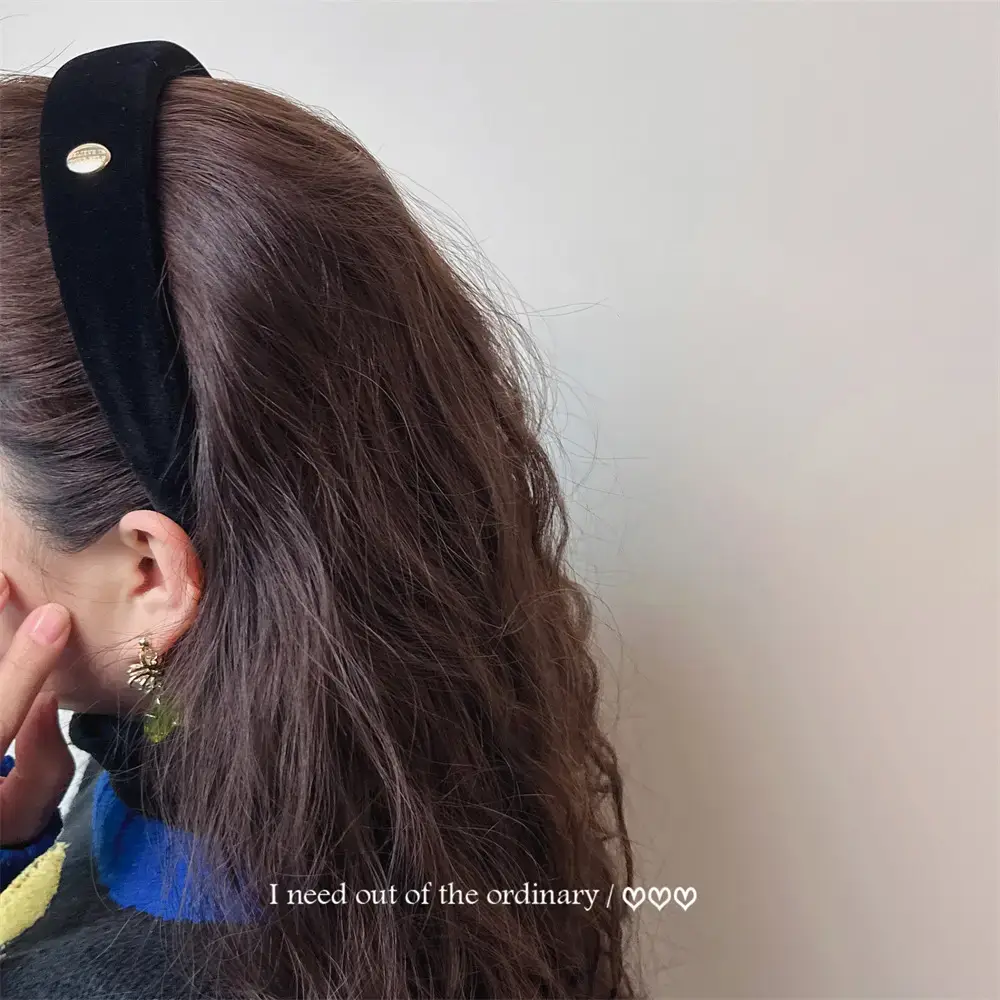Advanced Sense Black Classic Metal Round Velvet Headband French Retro Elegant Exterior Hair Pressage Hair Clamp Headband — feature 21